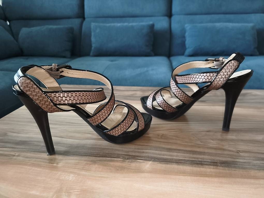 Chaussures femmes: Heels / Markenschuhe – D'occasion à Kaisten par lys_zzy8 3