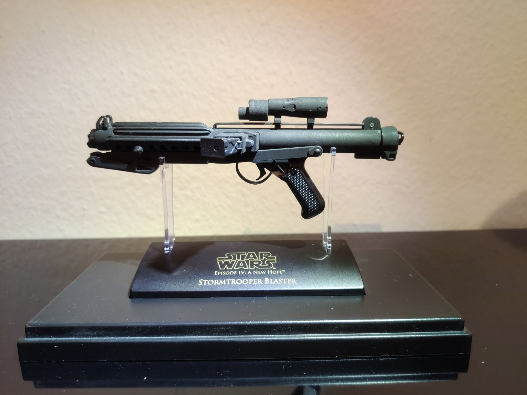 Star Wars Kit di modellismo & Modellini statici: Master Replica E11 Stormtrooper Blaster – Usato da Volketswil venduto da Chrigi501