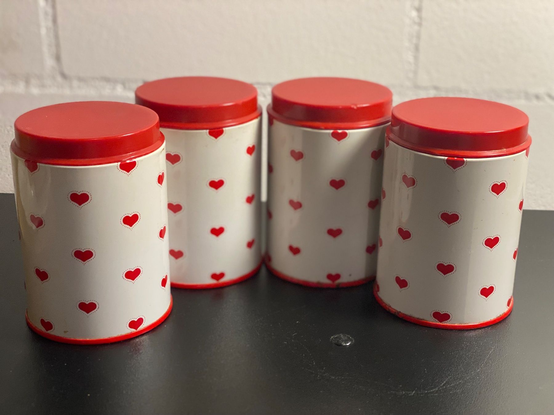 Alle Dekorationen: 4 Vintage Blechbüchsen mit Herzli – Gebraucht aus Rorbas von tun_m7fz