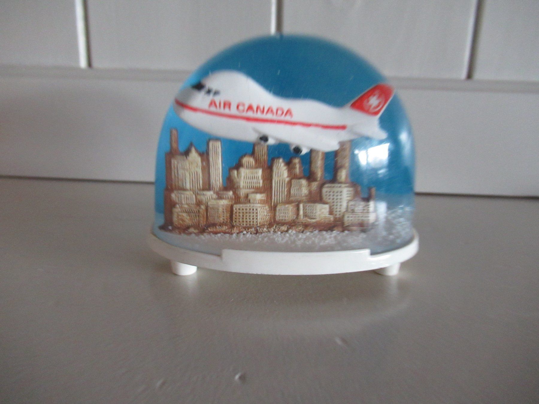 Statuette: Air Canada  Alt Selten Schneekugel – Usato da Trimbach venduto da donlyn 3