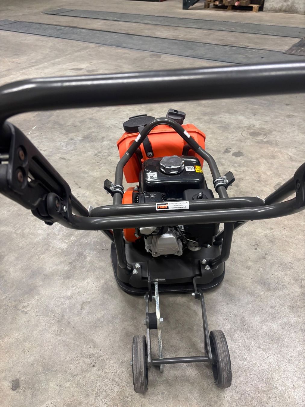 Tutte le macchine: Rüttelplate Husqvarna LF 75 LAT – Nuovo (secondo la descrizione) da Eglisau venduto da Landmaschinenstation 2