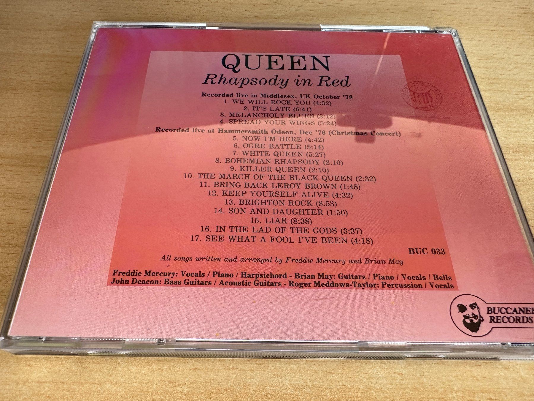 CD: Queen – Rhapsody In Red – Usato da Rikon im Tösstal venduto da Alpenmutz 1