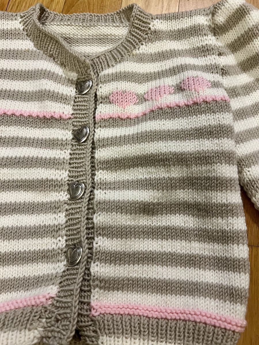 Giacche & Cappotti: Gestreifte Strickjacke, Handgestrickt, Grösse 98/104 – Nuovo e nell'imballaggio originale da Zürich venduto da Blinddarm 1