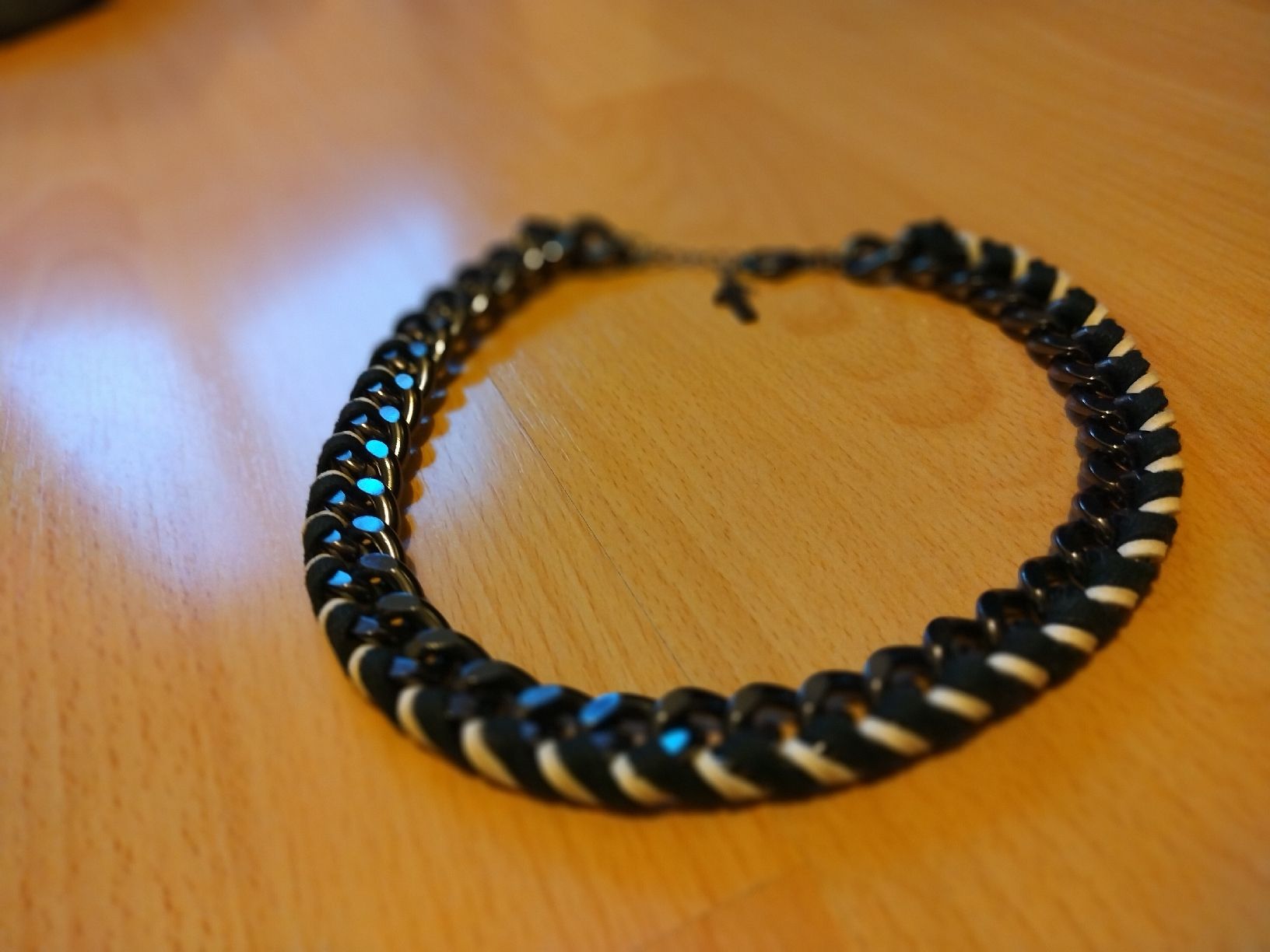 Catenine: collier chaîne ras le cou – Usato da Mühleberg venduto da Eliboub 2