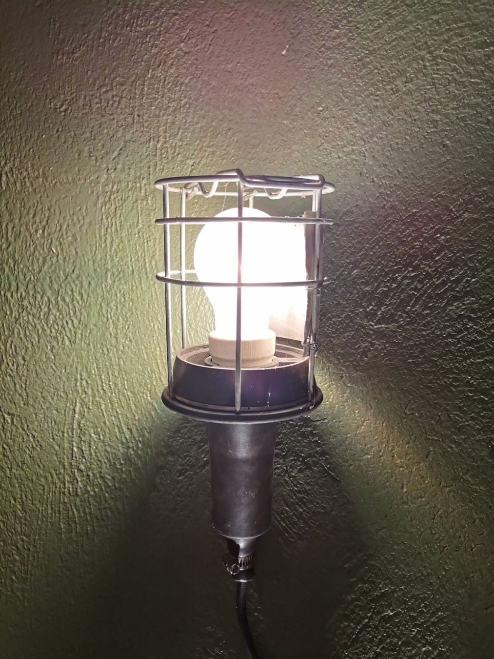 Lampade: Baustrahler Lampe mit Kabel und Glühbirne – Usato da Glattfelden venduto da sut_q8d2 4