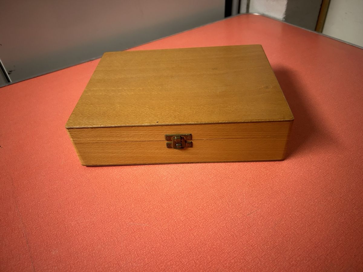 Casse di trasporto: Holzbox mit 8 Fächern, Kiste, Sammelbox mit Deckel – Usato da Lanzenhäusern venduto da vic63
