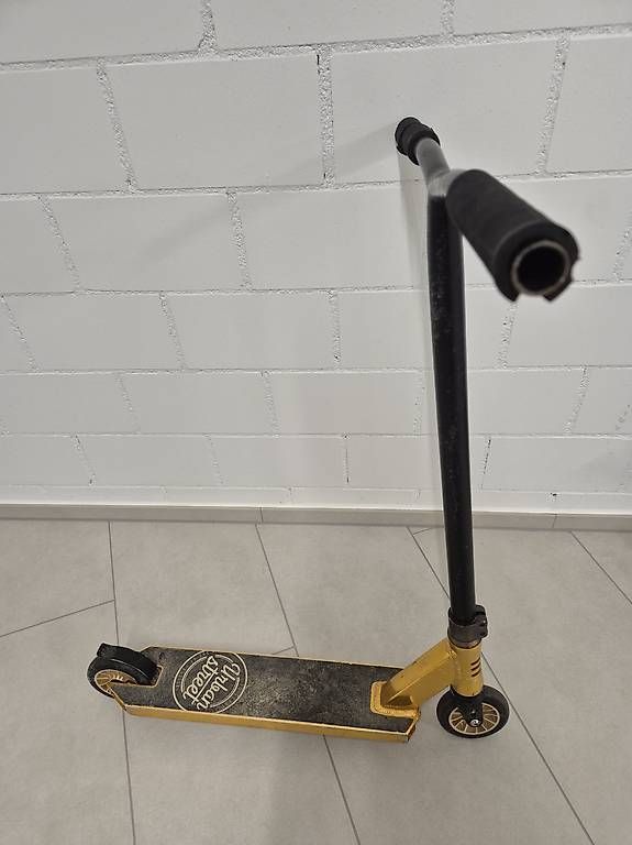 Kickboard: Urban Classic Scooter gold – Usato da Pfäffikon ZH venduto da Cro 2