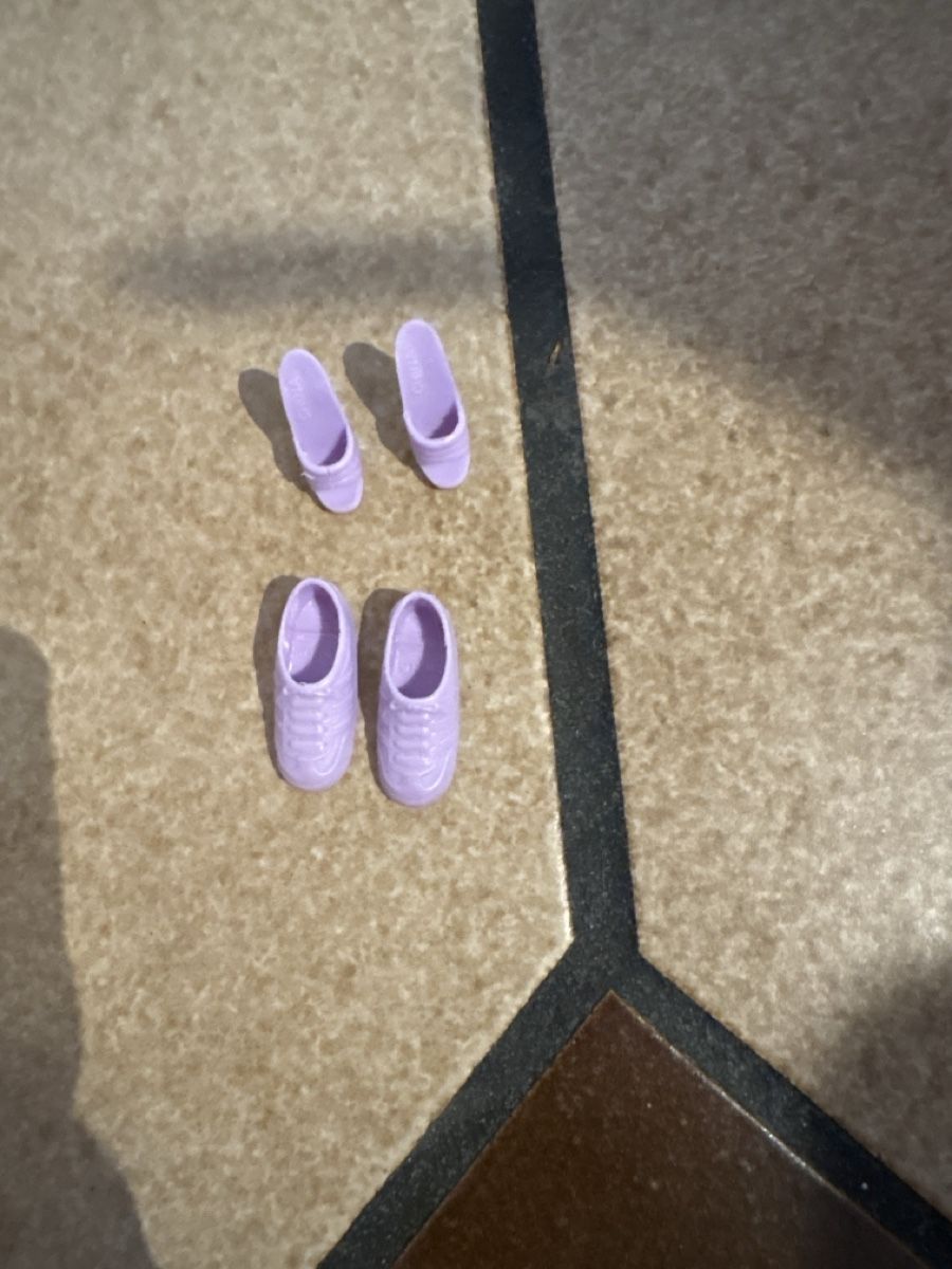 Giocattoli: Chaussures barbie  – Nuovo (secondo la descrizione) da Uvrier venduto da lou_dhk8