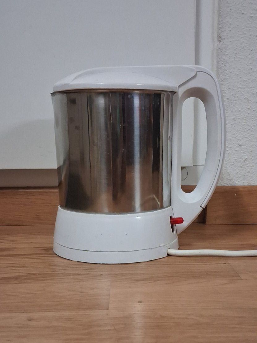 Wasserkocher: Wasserkocher 2000W – Gebraucht aus Bern von KavIndustries