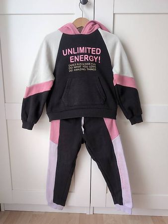 Trainer Gr. 98/104 (Hoodie/Pullover und Hose)