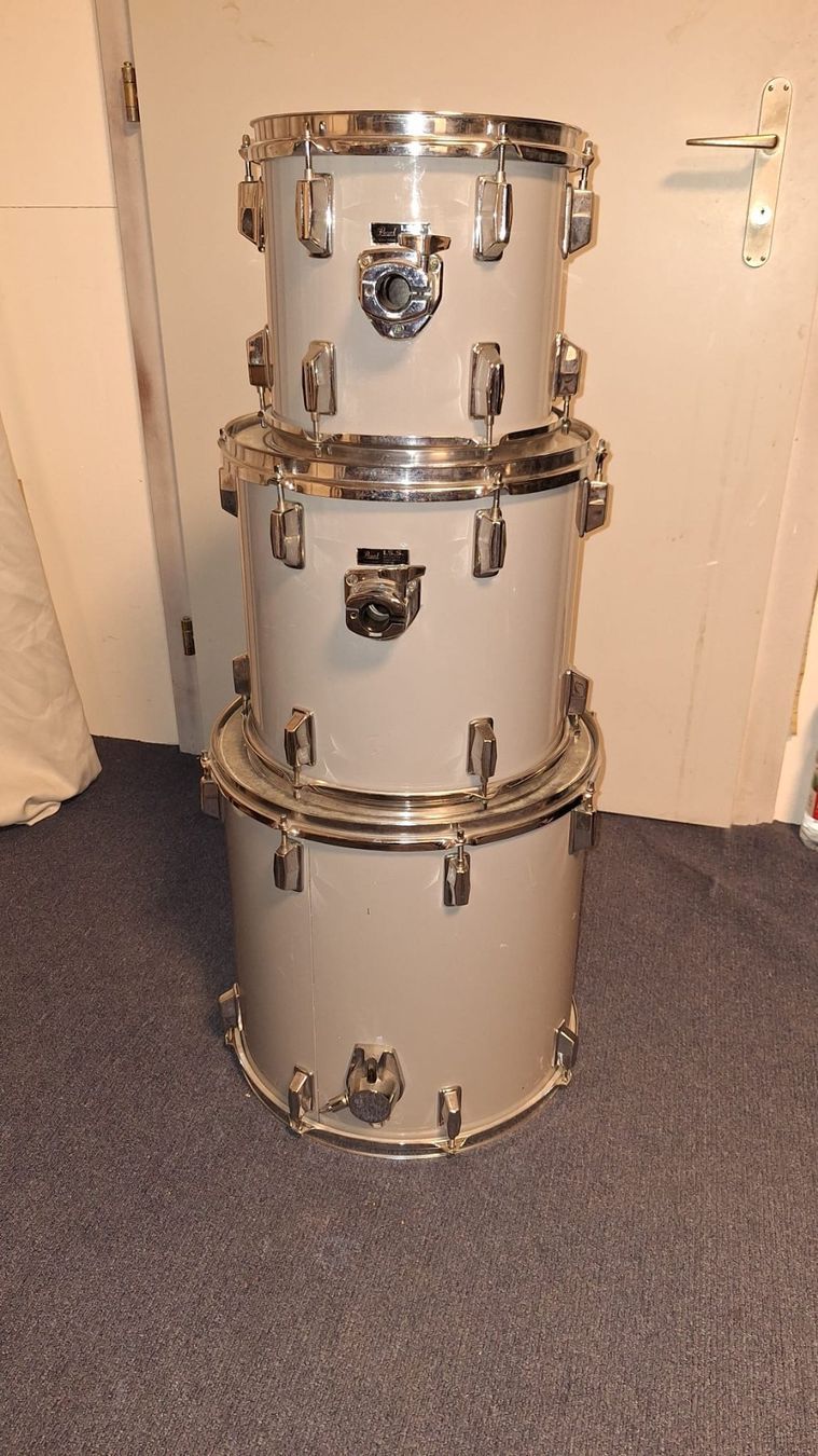 Strumenti musicali: Pearl Tom 10" 13" 16" – Usato da Jona venduto da PulsarRadiator