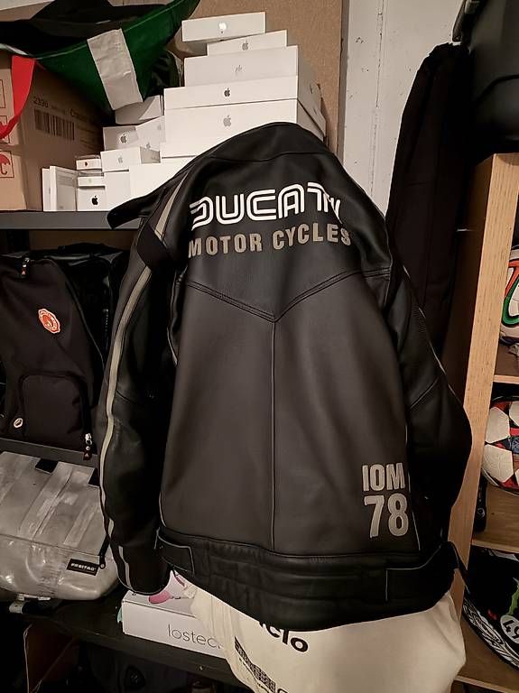 Giacche: Giacca Ducati Dainese – Usato da Viganello venduto da 71m_2n9l 1