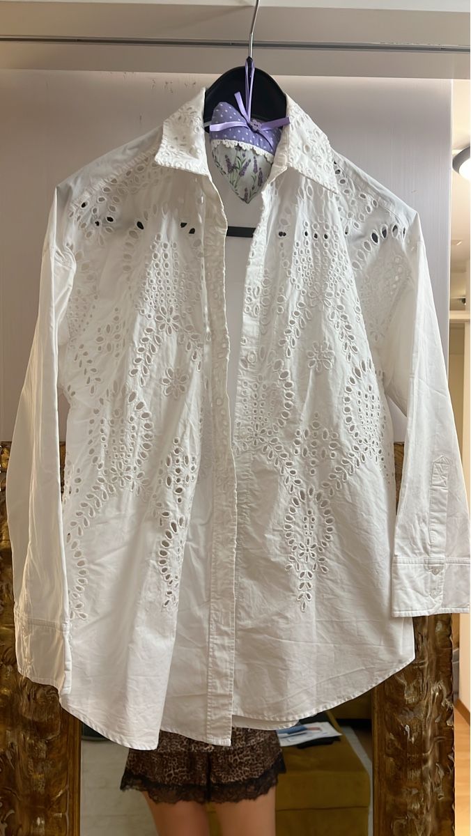 Zara Blusen: Bluse mit Lochstickerei weiss – Neu (gemäss Beschreibung) aus Zürich von gri_bdj5