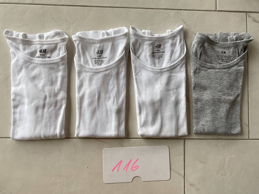 H&M Biancheria intima: 4 Unterleibchen H&M Grösse 116 – Usato da Wagen venduto da 20Ricola18