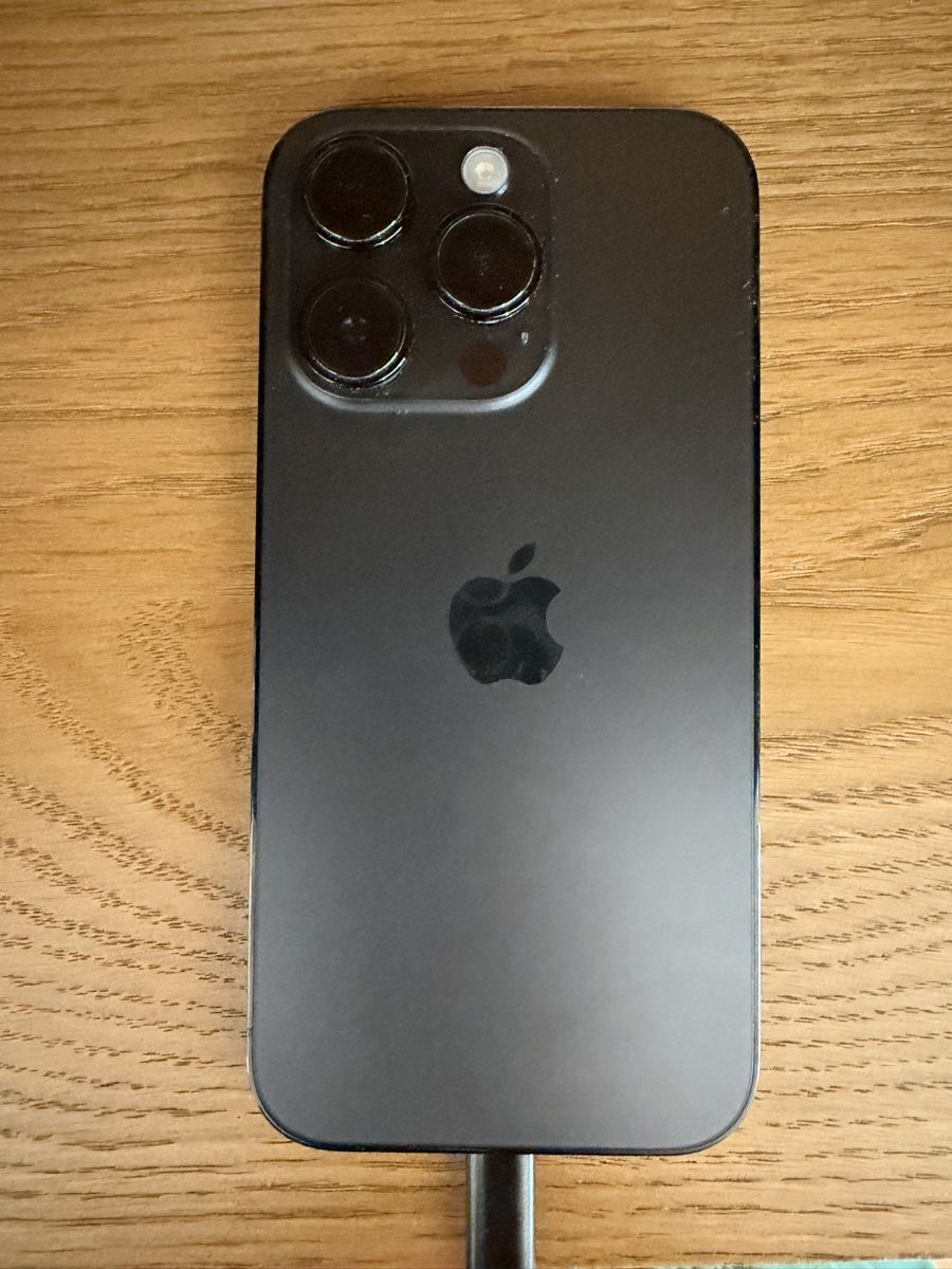 Apple Telefoni cellulari / Smartphones: iPhone 14 Pro 256GB Space Black – Usato da Zürich venduto da Intouchables 1