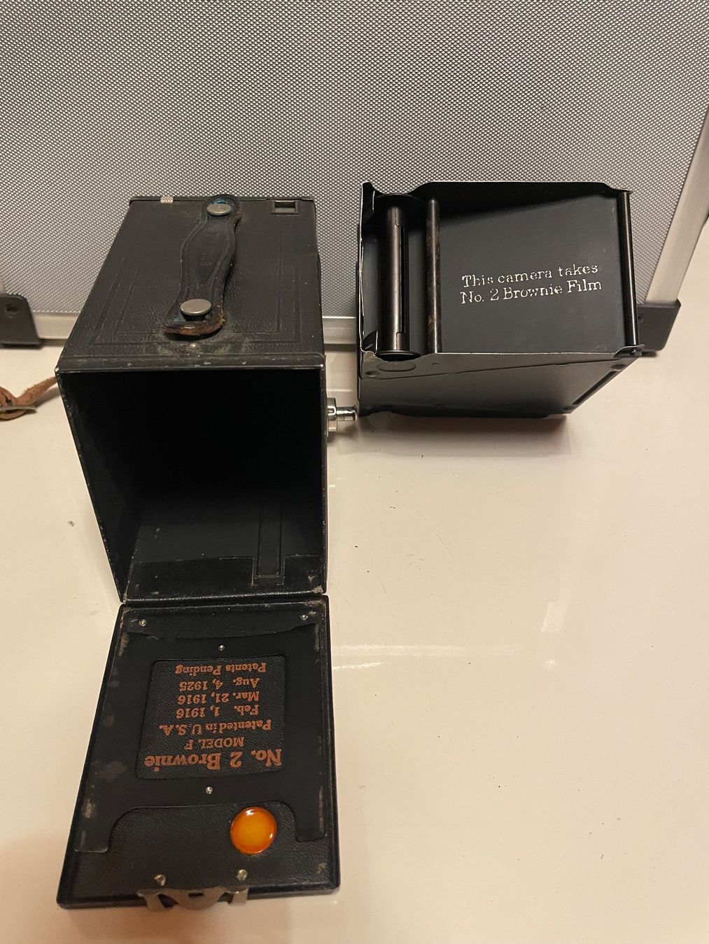 Kodak Fotocamera: Kodak Brownie No. 2 120 boxkamera – Usato da Zürich venduto da Arcana_Fail