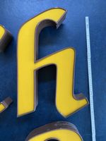 Alter Leuchtbuchstabe h