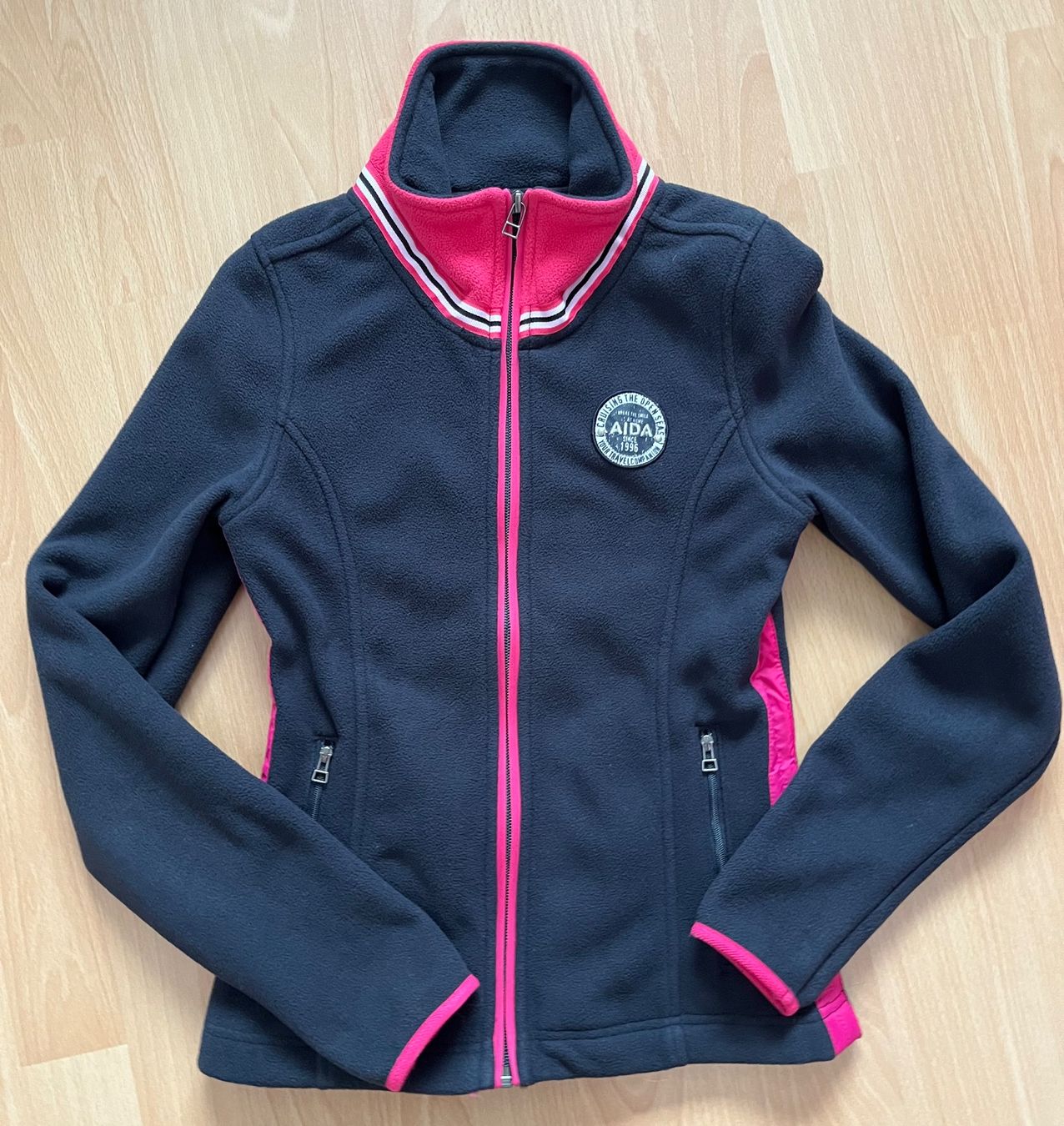 Giacche: AIDA Fleece-Jacke, Gr. 34, neu – Nuovo (secondo la descrizione) da Hünenberg See venduto da spartakus02