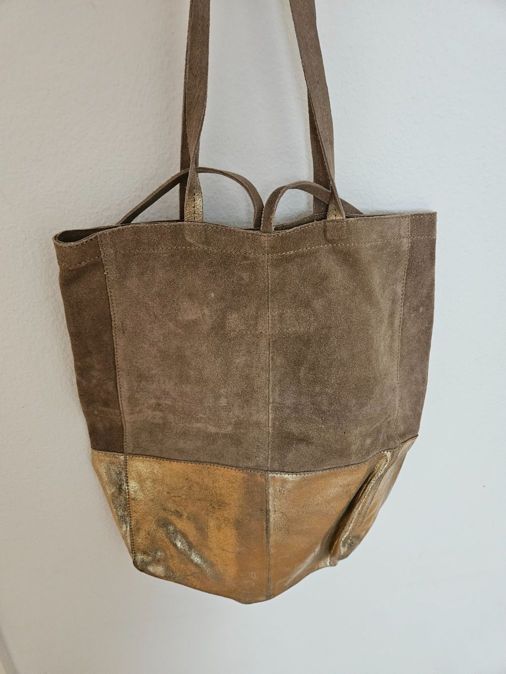 Borse da donna: Tasche Leder hellbraun/gold – Usato da Luzern venduto da Livlivliv 1