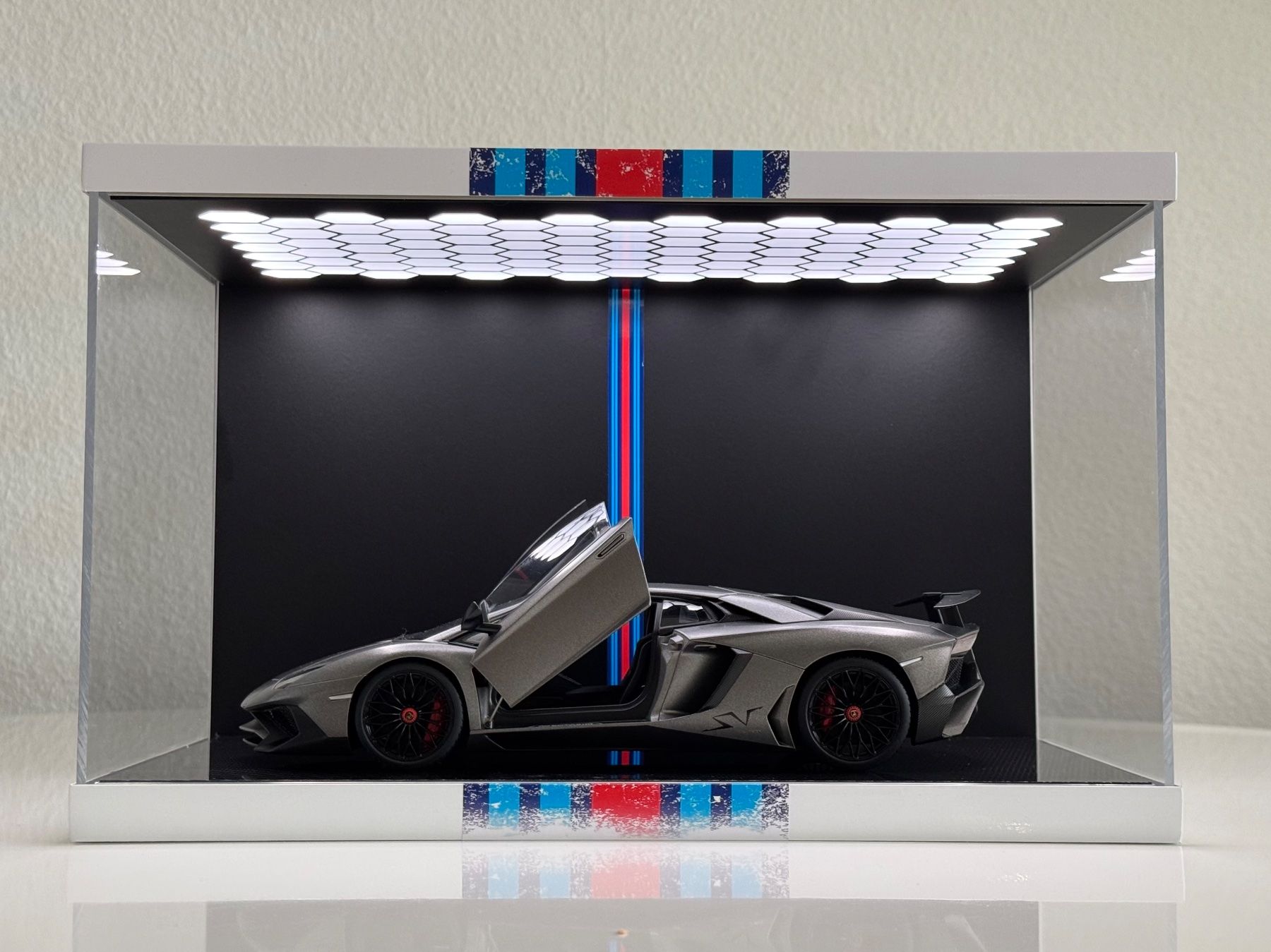 Martini Modellini d'auto: 1:18 Martini Racing Vitrine – Nuovo (secondo la descrizione) da Safenwil venduto da marchaui 3