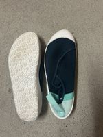 Chaussons de plage Decathlon T. 32-33, parfaits pour cet été