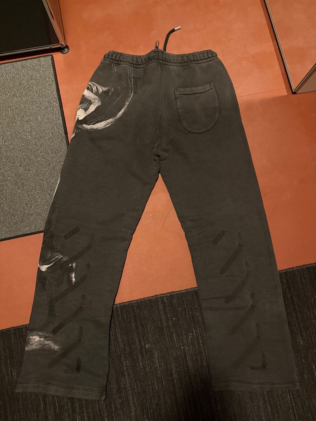 Off-White Pantaloni: Off-White Trainerhosen | Grösse S, grau – Nuovo e nell'imballaggio originale da Küsnacht ZH venduto da Wozdav 5