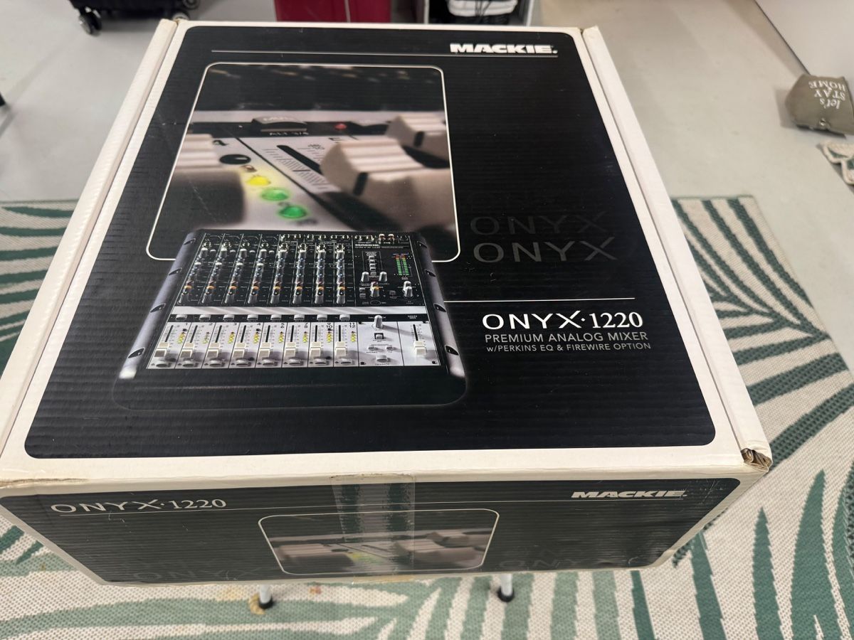 Mackie Console di mixaggio: Mackie Onyx 1220 Mischpult – Usato da Turbenthal venduto da RobinHood77