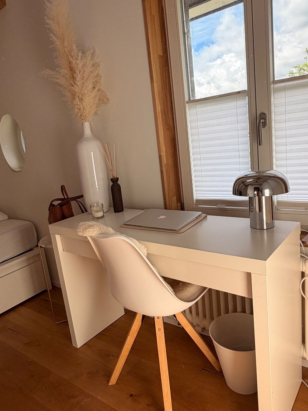 Ikea Scrivanie: IKEA MALM Pult / Schminktisch Weiss – Usato da Sutz venduto da liv_lf67 1