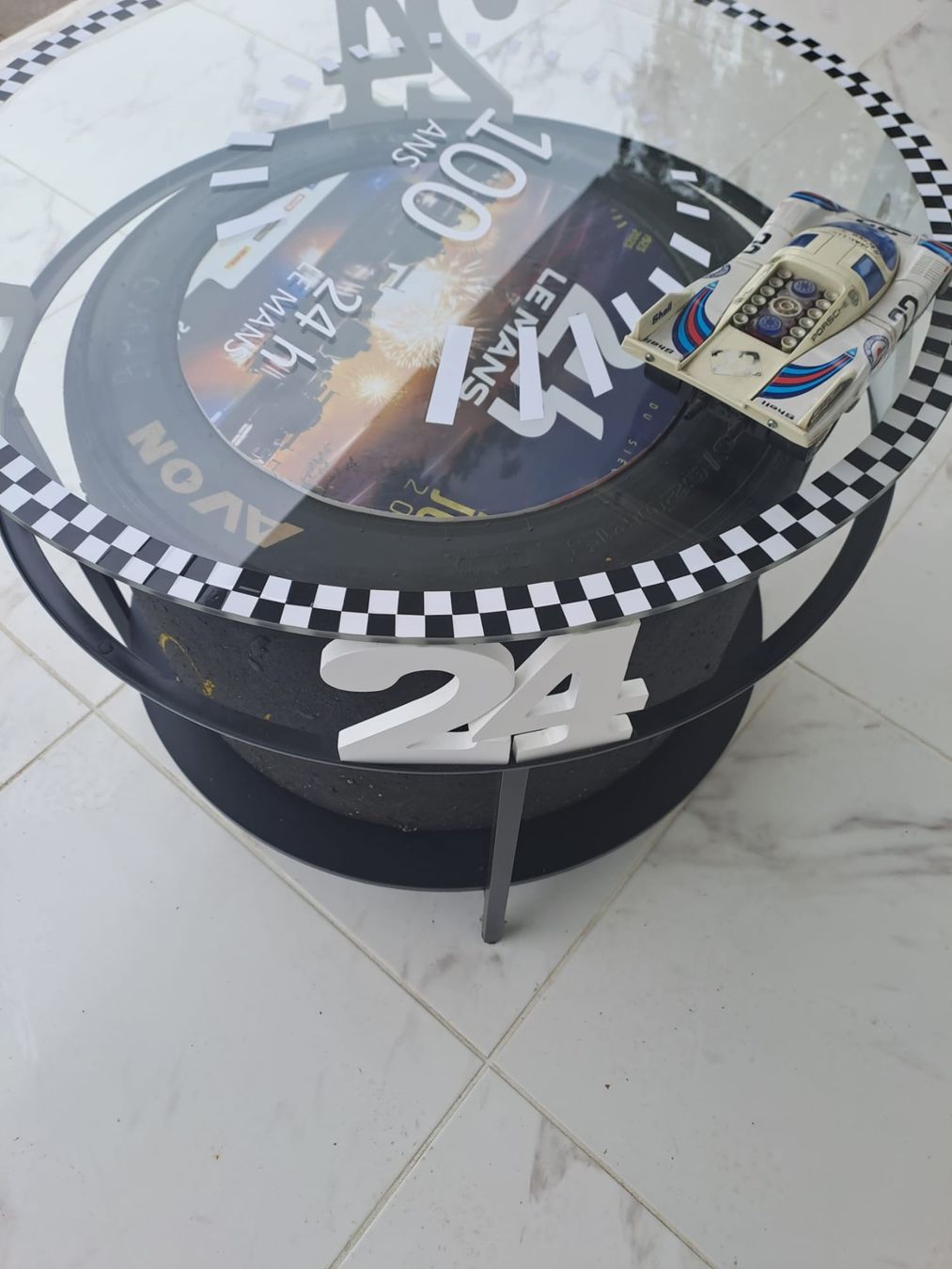 Tutte le decorazioni: Table 24 Heures du Mans – Usato da La Neuveville venduto da austinpowers70 1