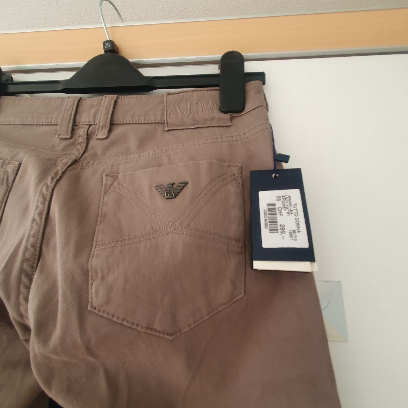 Armani Jeans: Neue originale Damen Armani Jeans Gr 28 – Nuovo e nell'imballaggio originale da Pfaffhausen venduto da mai2002