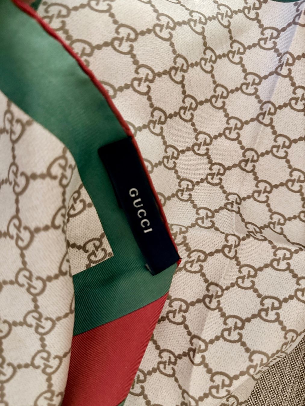 Gucci Foulard & Sciarpe: GUCCI Foulard – Usato da Genève venduto da mar_g5r2 2