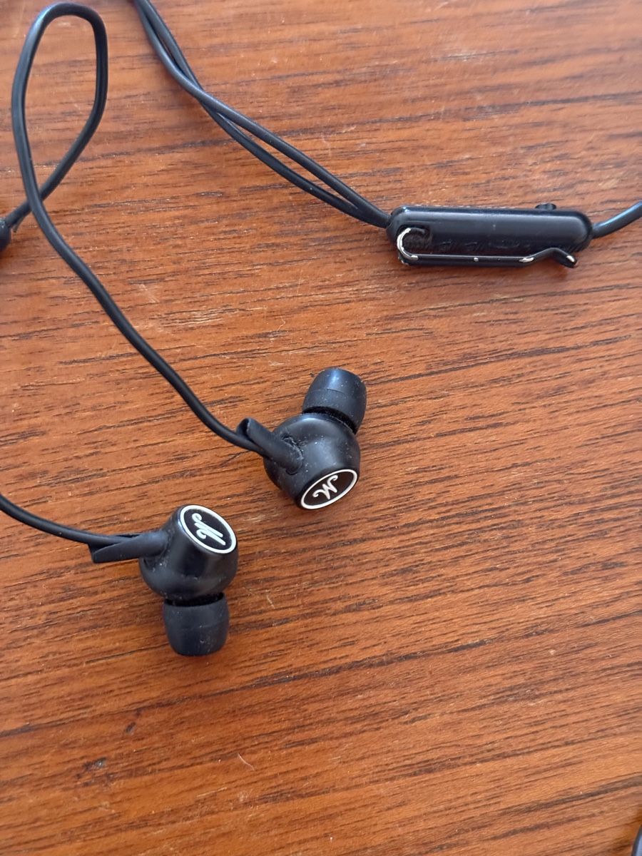 Marshall Cuffie: Marshall Earphones In-Ear Black - DEFECTIVE – Difettoso da Minusio venduto da DeFringues 1