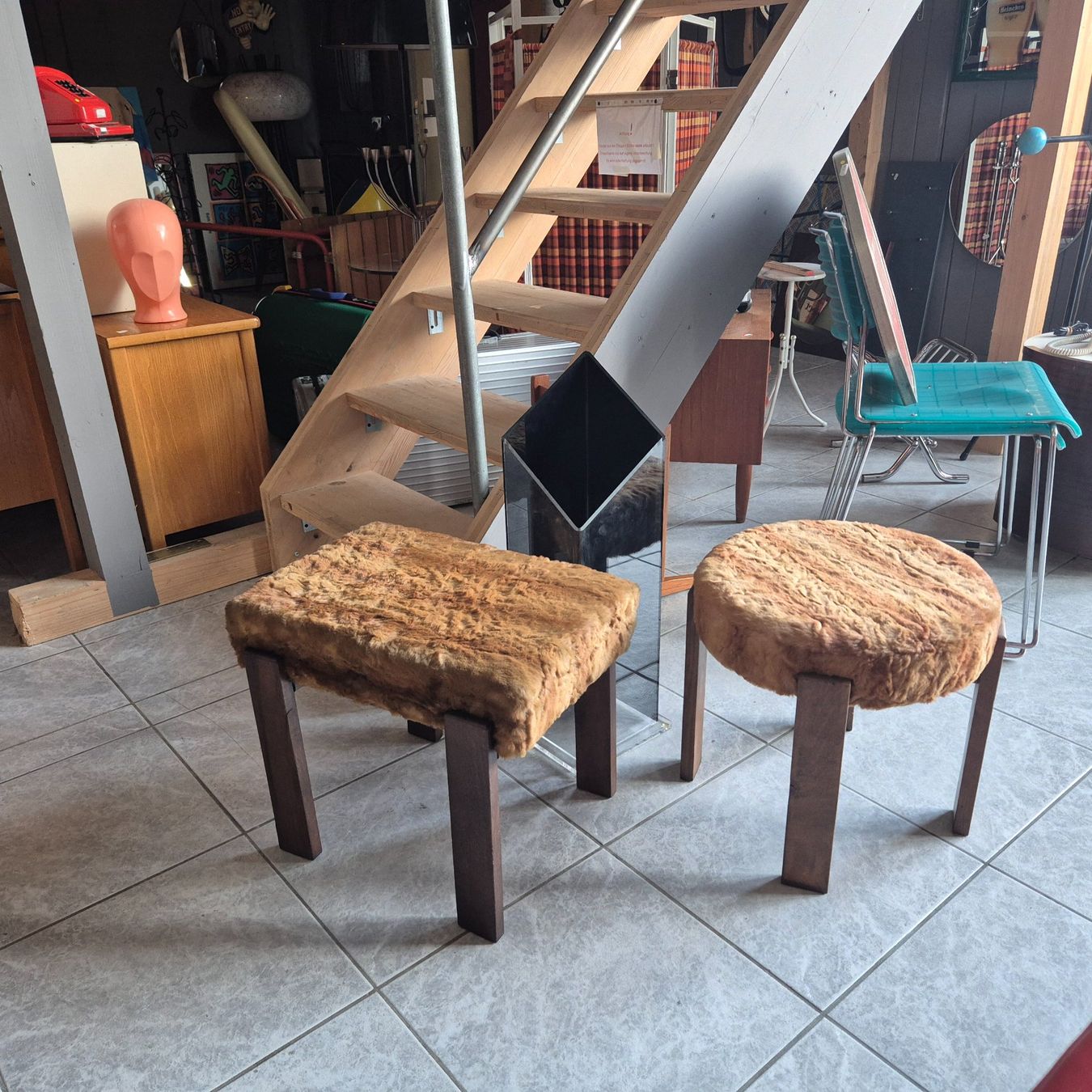 Tabourets: Fellhocker Fellhöcker Hocker Stool – D'occasion à Nottwil par Wondewa-Shop 9