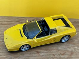 Ferrari Testarossa Spyder von Herpa in 1/43