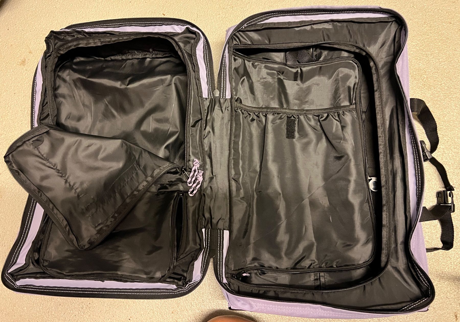 Valigie: Kleiner Rollkoffer, halbhart – Usato da Oberwil b. Zug venduto da Oleron11 1