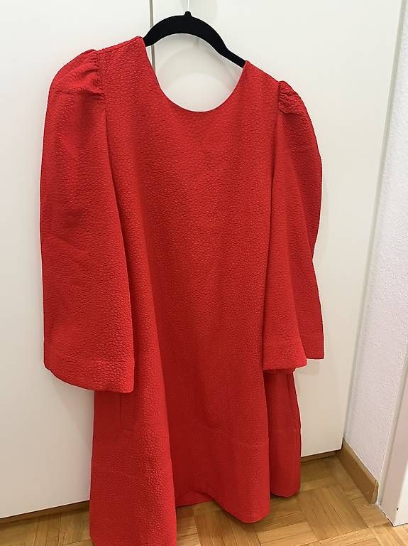 Vestiti: Oversized Kleid von Essentiel Antwerp – Usato da Thalwil venduto da ilo_qj2s