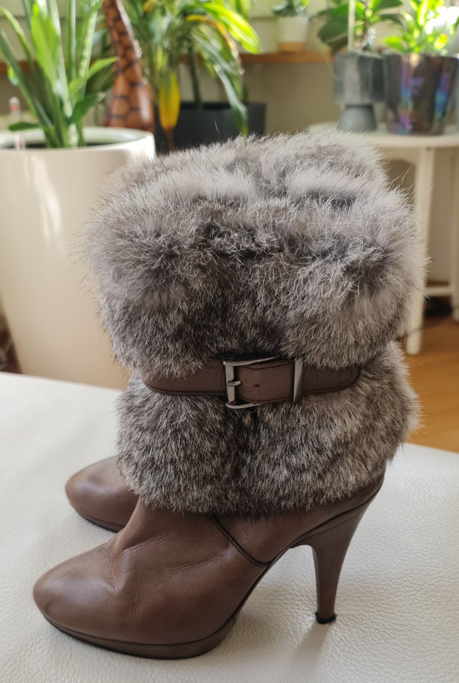 Scarpe da donna: Schöne Winterstiefeletten – Usato da Kriens venduto da ..stx..