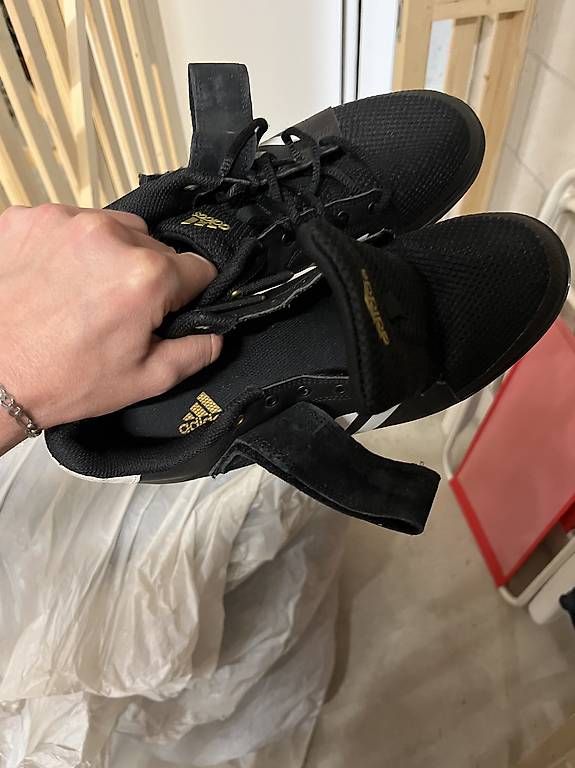 Scarpe da uomo: Gewichtheberschuhe Gr. 42 2/3 – Usato da Adliswil venduto da ben_mmk9