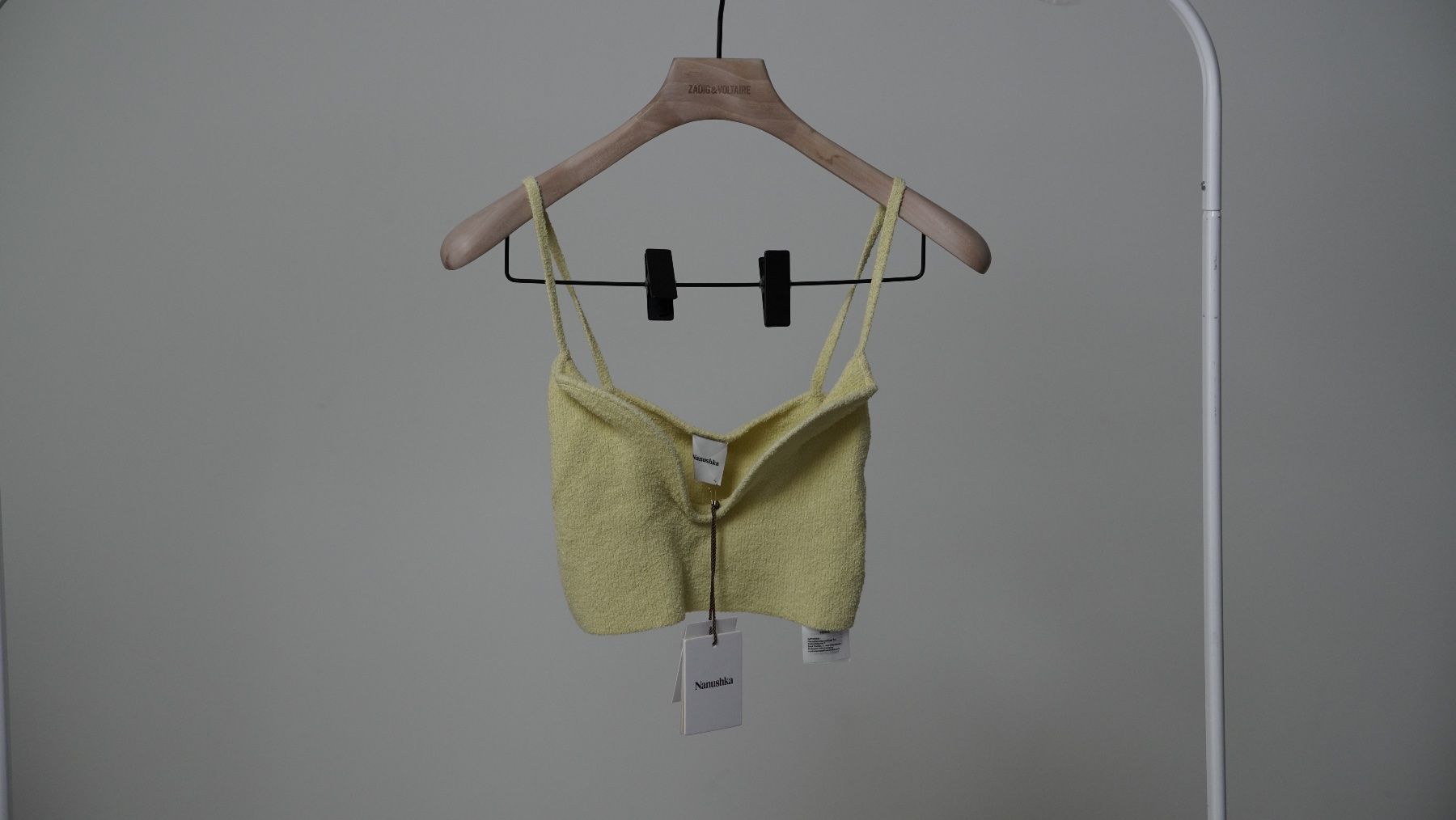 Nanushka Top: Nanushka Cropped Top Bouclé gelb – Nuovo e nell'imballaggio originale da Zürich venduto da julia_vina 4