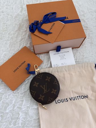 Louis Vuitton Monogram Round Purse - Great Gift Idea!