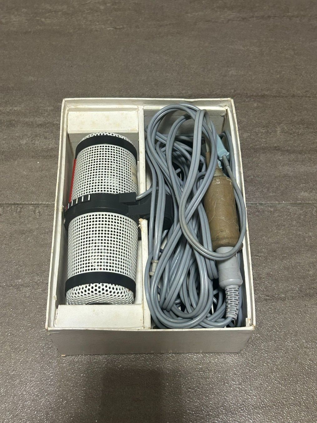 Microfoni: Saba D-77 A Stereo Dynamic Microphone vintage – Usato da Lausanne venduto da Weber1007 7