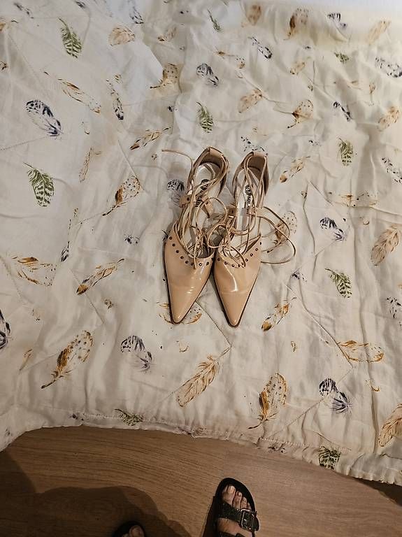 Scarpe da donna: Chaussures  et sandalettes  – Usato da La Croix (Lutry) venduto da azzura01 1