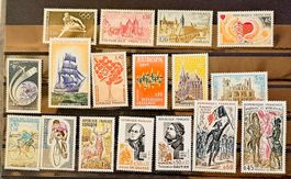 FRANCE timbres neufs ** ~1972
