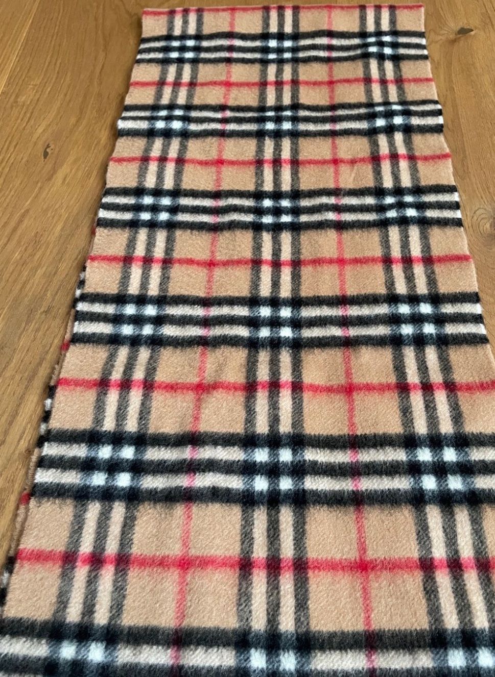 Burberry Foulard & Sciarpe: Burberry Schal – Usato da Schöfflisdorf venduto da Rainer_Wein 1