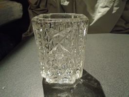 Vase Glas, eckig, verziert