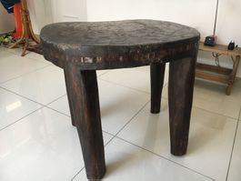 Guéridon/table d’appoint  en bois massif