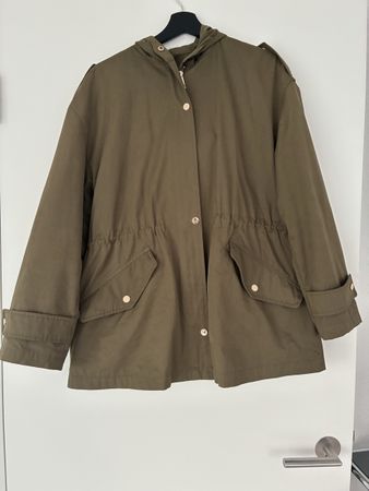 Parka kaki Mango