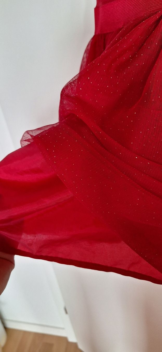Vestiti & Gonne: Rotes Samtkleid Gr. 104 – Usato da Oberägeri venduto da Runningiceman 2