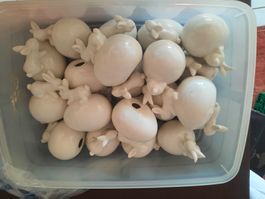 Keramik Osterhasen mit Ei Konvolut gebraucht weiss