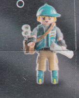 PLAYMOBIL FI?URES 9332 SERIE 13 boys NEWSPAPER SELLER